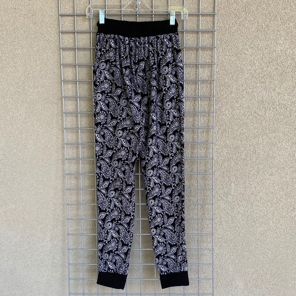 Paisley Print Loose Fit Harem Ankle Casual Pants - Picture 6 of 8